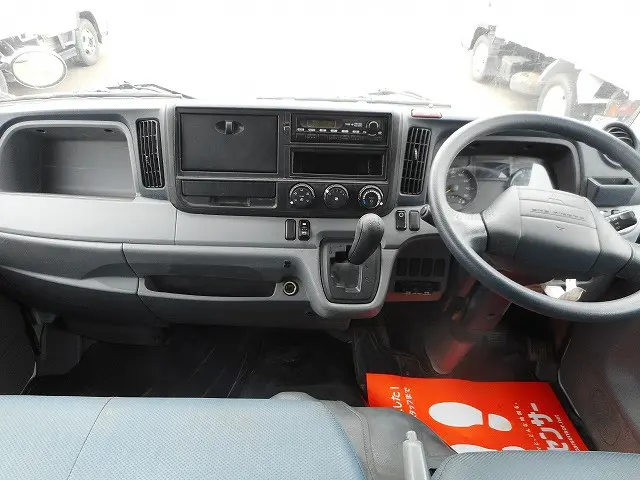 三菱 キャンター TPG-FDA00(4WD)の写真12
