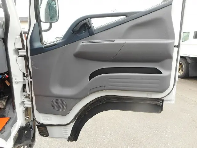三菱 キャンター TPG-FDA00(4WD)の写真15