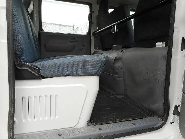 三菱 キャンター TPG-FDA00(4WD)の写真16