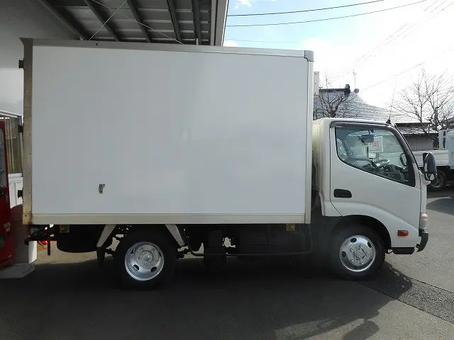 トヨタ ダイナ TKG-XZU675(4WD)の写真4