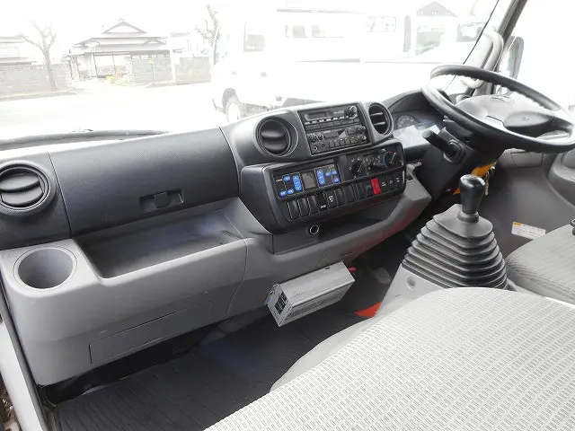 トヨタ ダイナ TKG-XZU675(4WD)の写真15