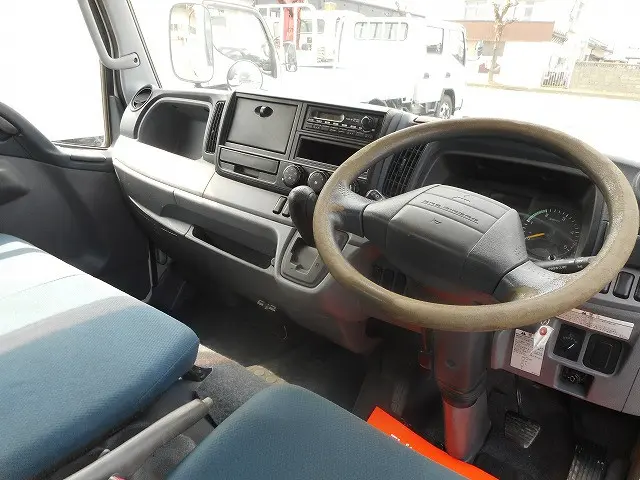 三菱 キャンター SKG-FDA00(4WD)の写真11