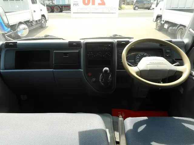 三菱 キャンターガッツ PDG-FD70B(4WD)の写真12