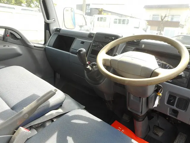 三菱 キャンターガッツ PDG-FD70B(4WD)の写真13