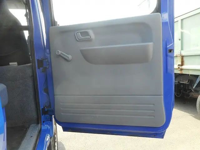 三菱 キャンターガッツ PDG-FD70B(4WD)の写真17