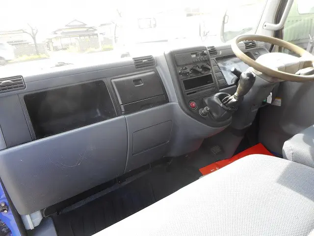 三菱 キャンターガッツ PDG-FD70B(4WD)の写真18
