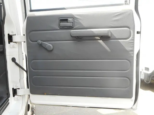 いすゞ エルフ TKG-NHS85A(4WD)の写真16