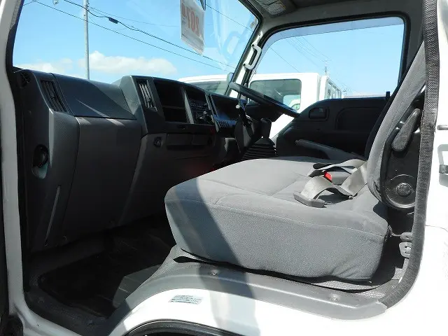 いすゞ エルフ TKG-NHS85A(4WD)の写真18