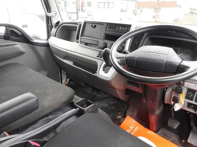 三菱 キャンター TPG-FDA00(4WD)の写真11