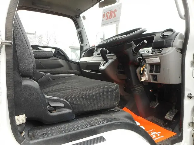 三菱 キャンター TPG-FDA00(4WD)の写真12