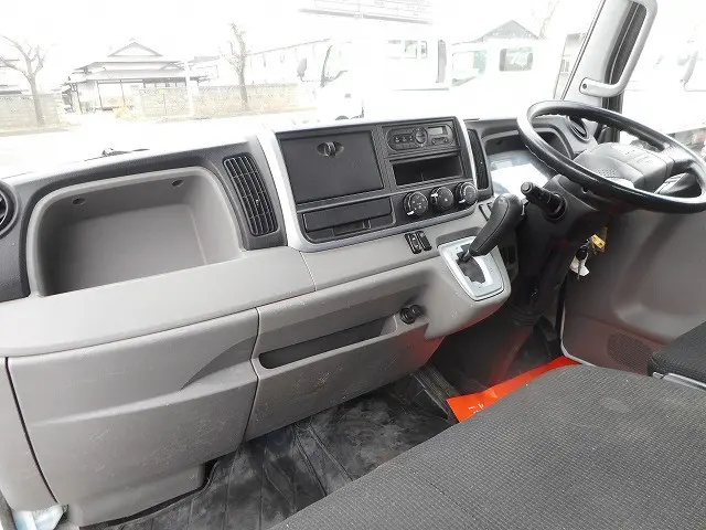 三菱 キャンター TPG-FDA00(4WD)の写真14