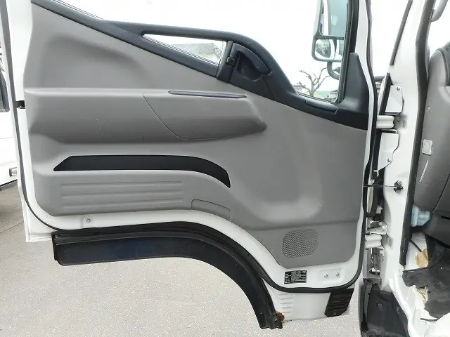 三菱 キャンター TPG-FDA00(4WD)の写真16