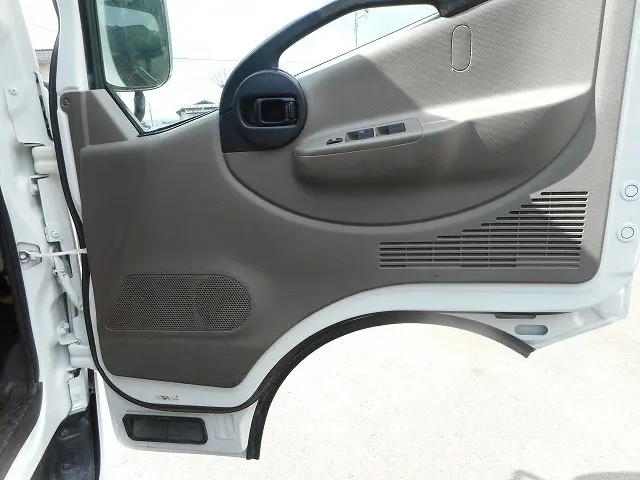 日産 アトラス SDG-SZ5F24(4WD)の写真14