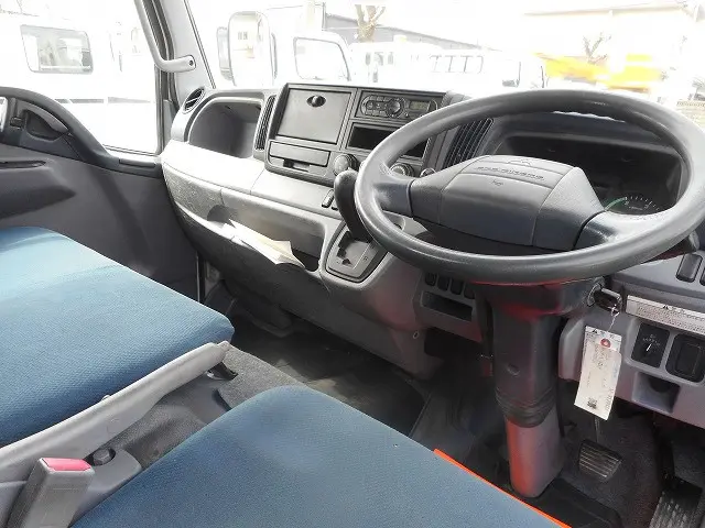 三菱 キャンター TPG-FDA00(4WD)の写真11