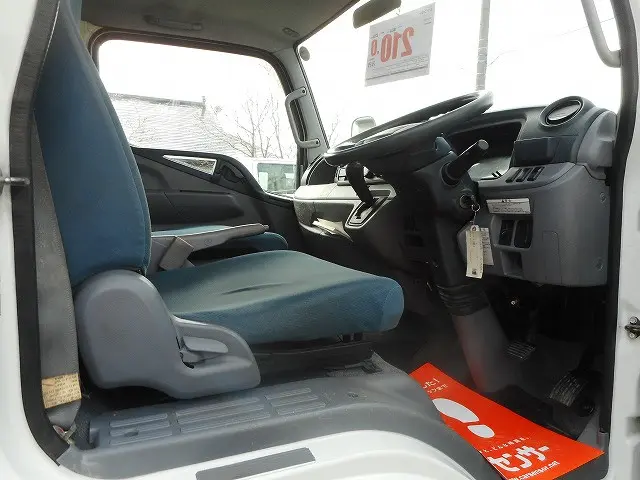 三菱 キャンター TPG-FDA00(4WD)の写真12