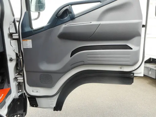 三菱 キャンター TPG-FDA00(4WD)の写真13