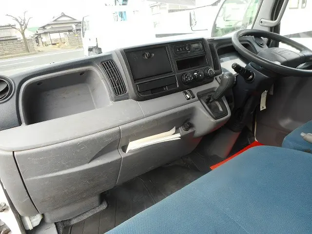 三菱 キャンター TPG-FDA00(4WD)の写真14