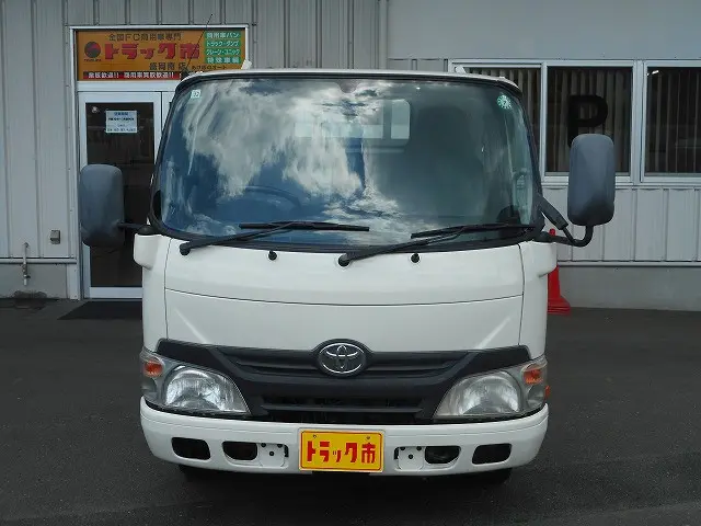 トヨタ ダイナ TKG-XZC675(4WD)の写真2