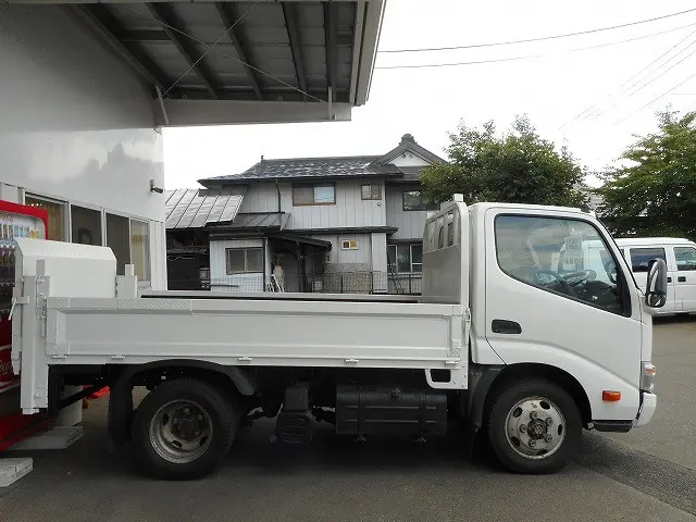 トヨタ ダイナ TKG-XZC675(4WD)の写真4
