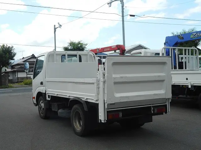 トヨタ ダイナ TKG-XZC675(4WD)の写真8