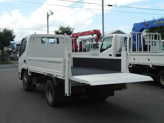 トヨタ ダイナ TKG-XZC675(4WD)の写真10