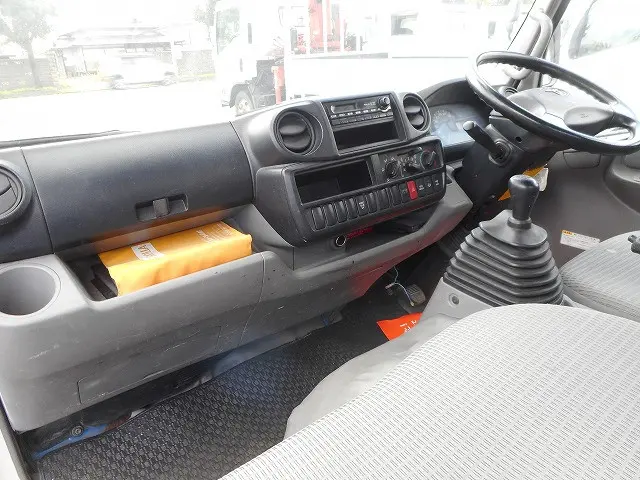 トヨタ ダイナ TKG-XZC675(4WD)の写真15