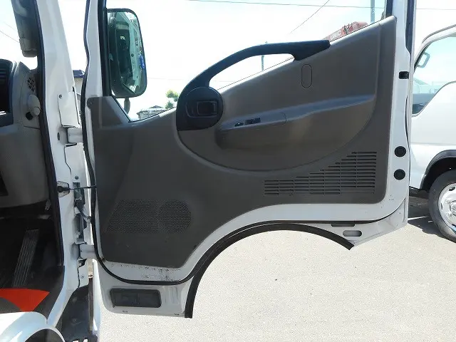 日産 アトラス SDG-SZ5F24(4WD)の写真14