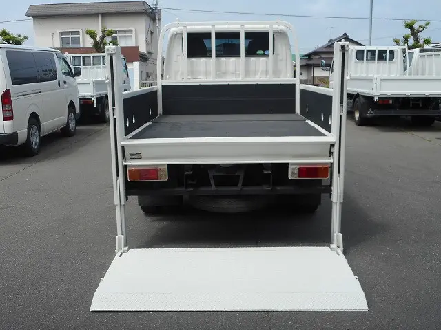 トヨタ ダイナ TKG-XZU685(4WD)の写真9