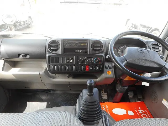トヨタ ダイナ TKG-XZU685(4WD)の写真12