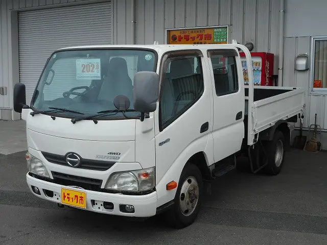 日野 デュトロ TKG-XZU685M(4WD)の写真1