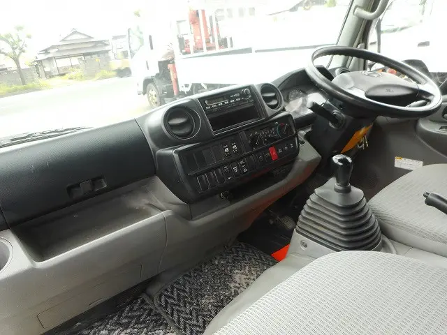 日野 デュトロ TKG-XZU685M(4WD)の写真17