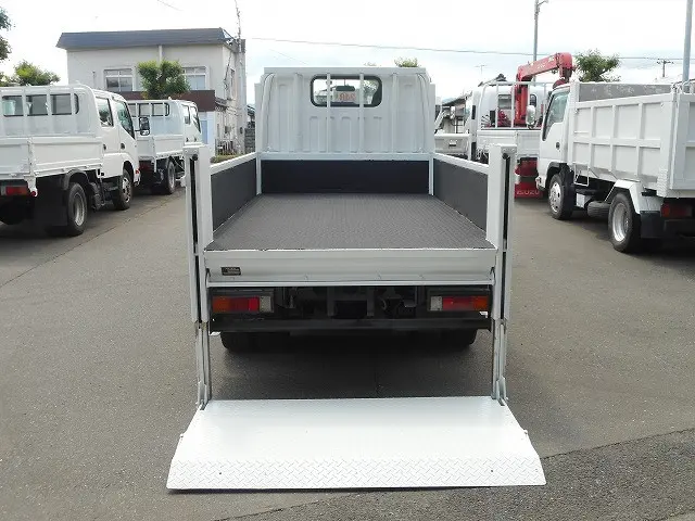 三菱 キャンター TPG-FDA50(4WD)の写真9