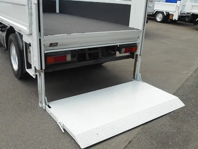 三菱 キャンター TPG-FDA50(4WD)の写真11