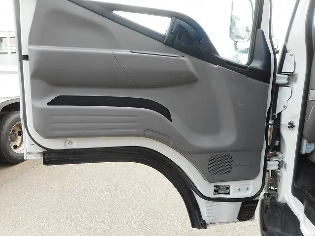 三菱 キャンター TPG-FDA50(4WD)の写真17