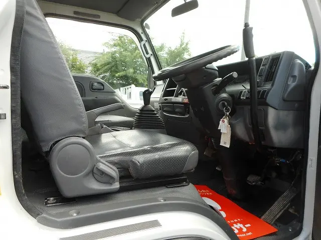 いすゞ エルフ TDG-NKS85AN(4WD)の写真17