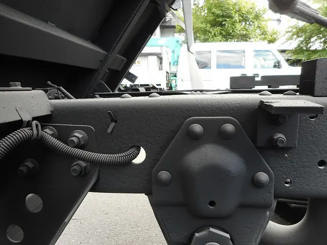 いすゞ エルフ TDG-NKS85AN(4WD)の写真28