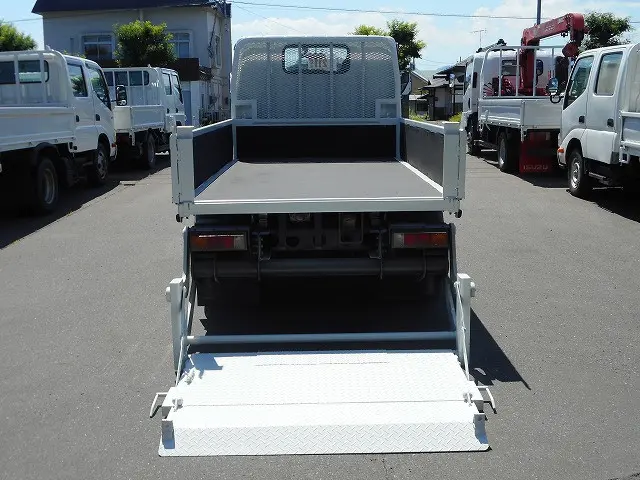 三菱 キャンター TPG-FDA50(4WD)の写真9