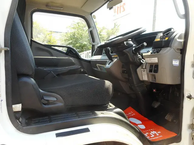 三菱 キャンター TPG-FDA50(4WD)の写真13
