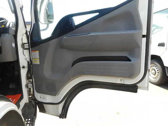 三菱 キャンター TPG-FDA50(4WD)の写真14