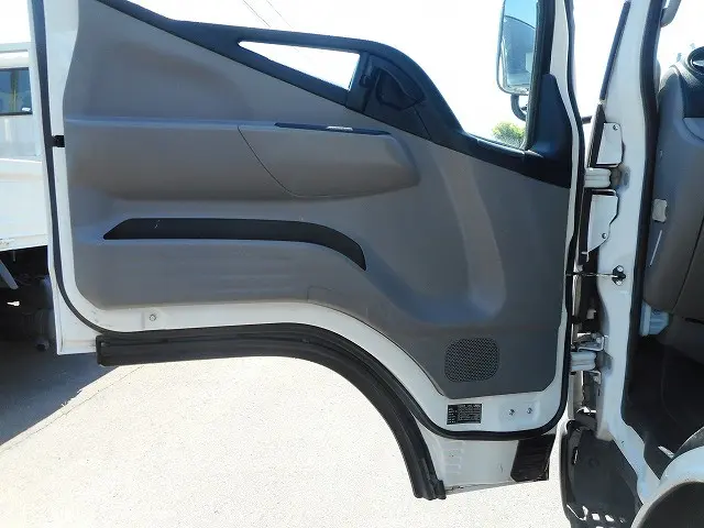 三菱 キャンター TPG-FDA50(4WD)の写真17