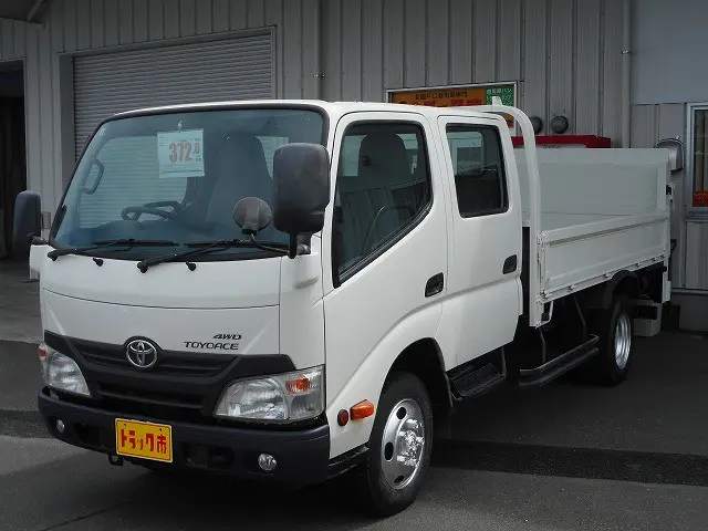 トヨタ ダイナ TKG-XZU695(4WD)の写真1