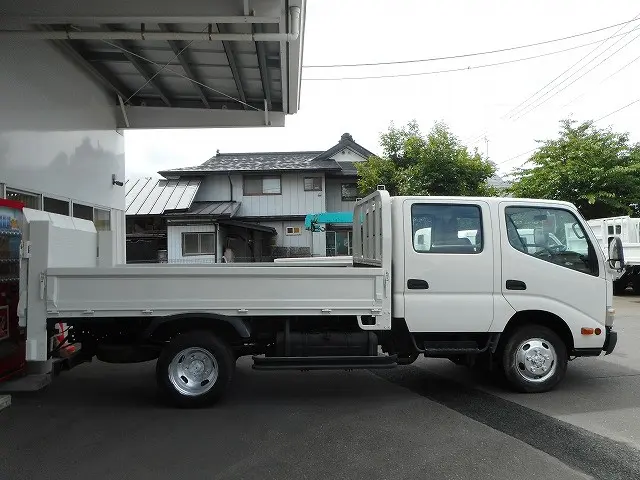トヨタ ダイナ TKG-XZU695(4WD)の写真4