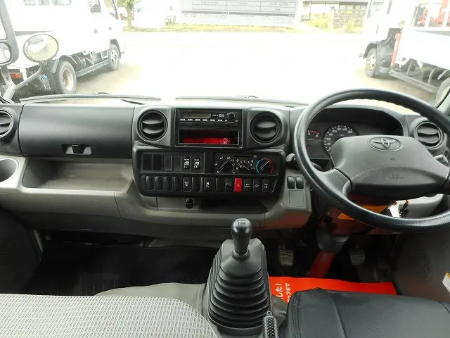 トヨタ ダイナ TKG-XZU695(4WD)の写真12