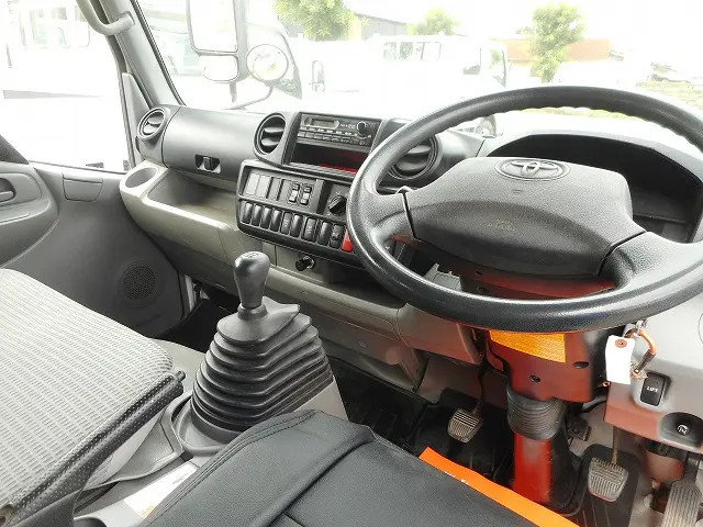 トヨタ ダイナ TKG-XZU695(4WD)の写真13