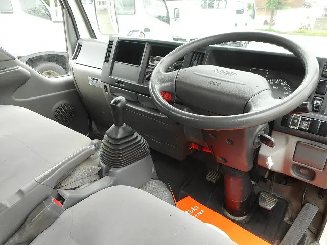 いすゞ エルフ SKG-NHS85A(4WD)の写真11