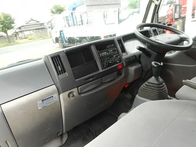 いすゞ エルフ SKG-NHS85A(4WD)の写真14