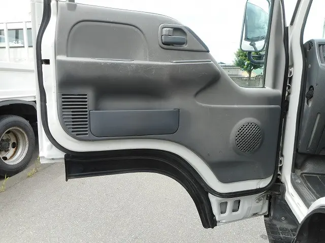 いすゞ エルフ SKG-NHS85A(4WD)の写真16