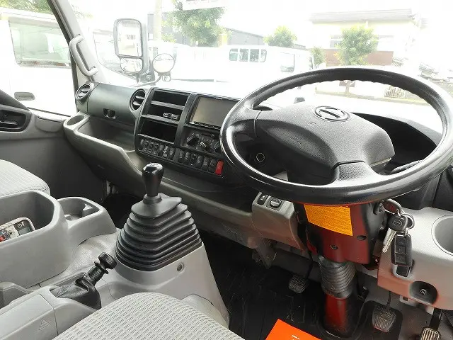 日野 デュトロ TKG-XZU775M(4WD)の写真21