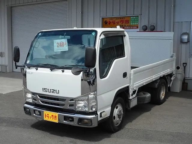 いすゞ エルフ TPG-NJS85A(4WD)の写真1