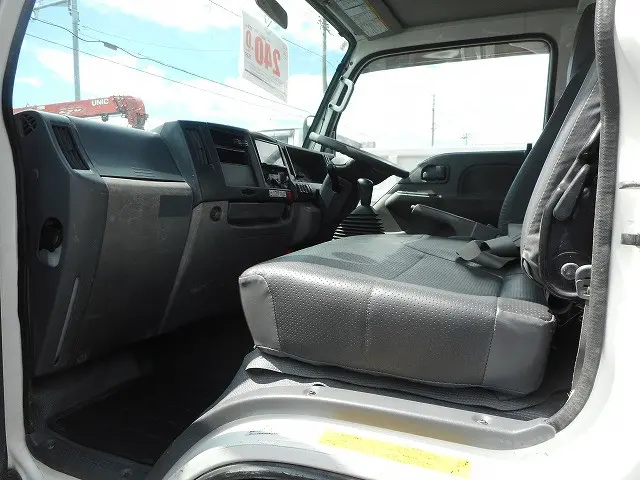 いすゞ エルフ TPG-NJS85A(4WD)の写真16